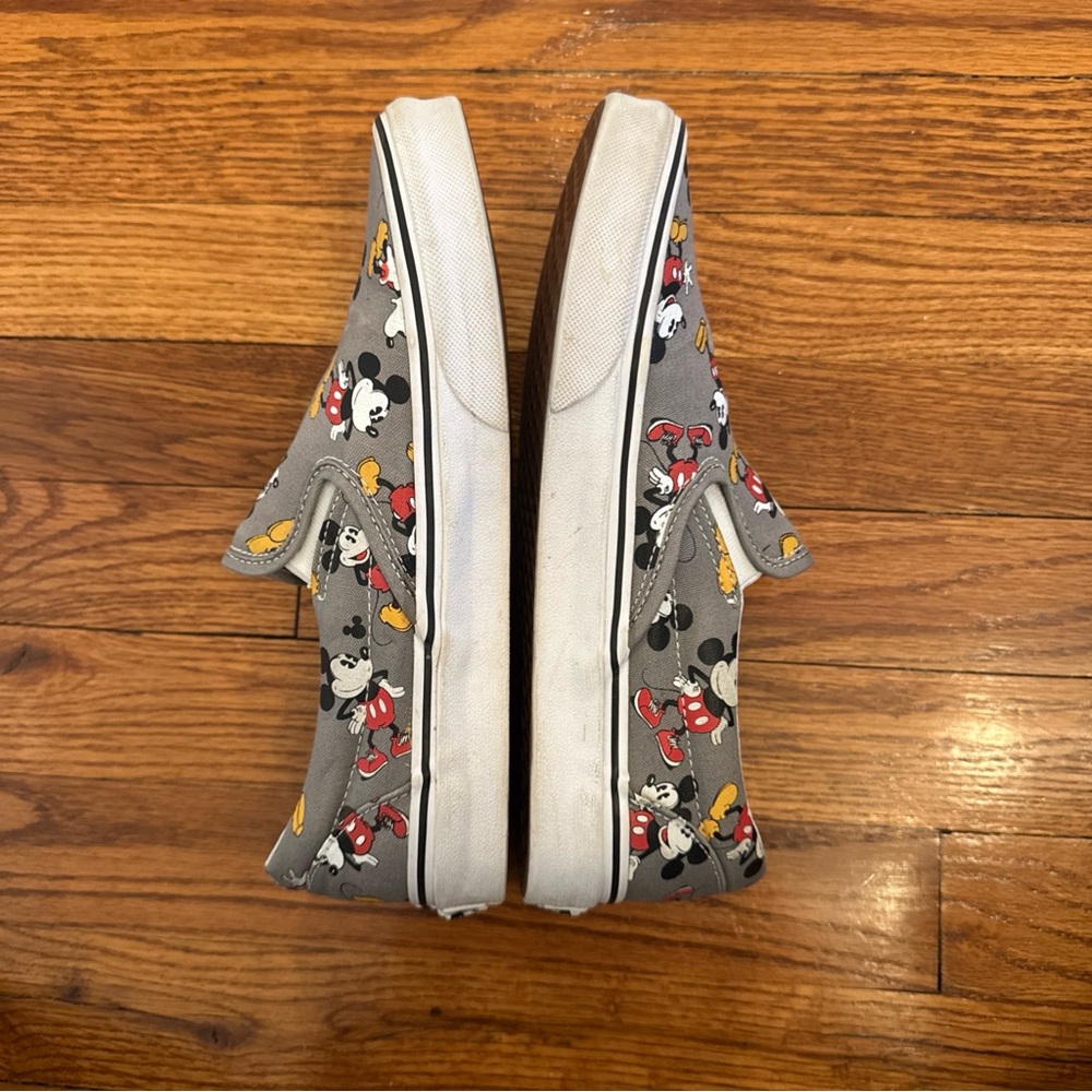 Vans x Disney Mickey Mouse Classic Slip On Sneaker Men’s 7 / Women’s 8.5 (Rare) - Picture 3 of 7
